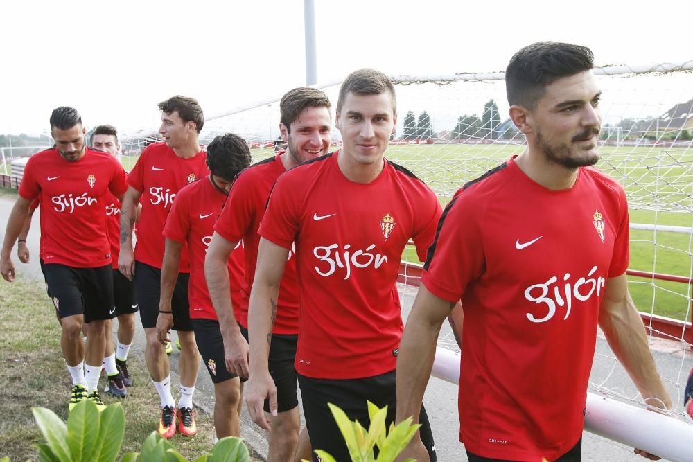 Presentación de Xavi Torres y entrenamiento del Sporting