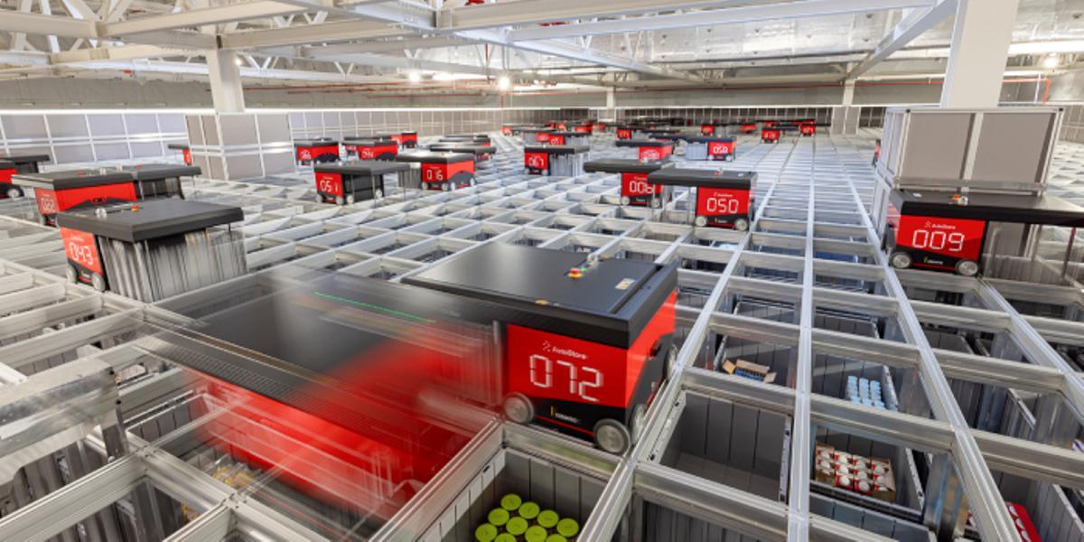 Mercadona pone en marcha en Vallecas su mayor almacén online de España, con 70 robots y capacidad para preparar 5.000 pedidos al día.