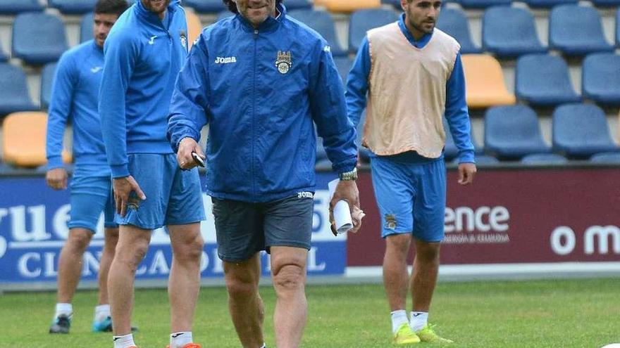 Luisito durante un entrenamiento en Pasarón con Álex González, Adrián y Eneko. // Rafa Vázquez