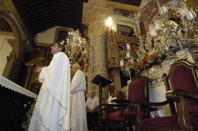 BAJADA DE LA VIRGEN DEL PINO DE SU CAMERIN