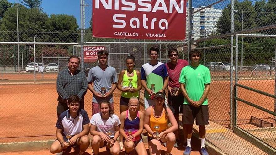 El Circuito de Tenis-Trofeo Nissan Satra arranca con un gran éxito