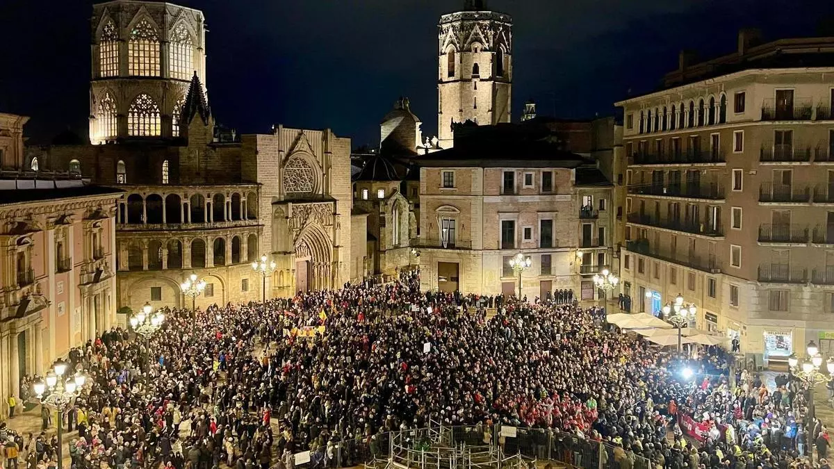 Convocan la novena manifestación contra Mazón el día que se cumplen 8 meses de la dana