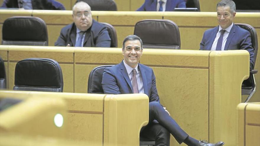 Sánchez juega a la equidistancia entre ERC y Cs para las cuentas