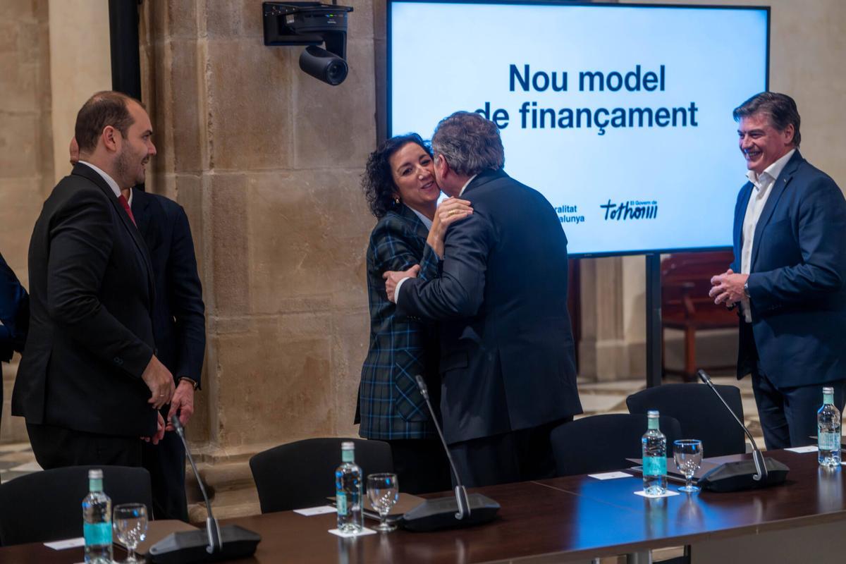 Barcelona 09/01/2026 Política Reunión de Salvador Illa,junto a Alicia Romero,Albert Dalmau y Miquel Semper con los agentes sociales y económicos para abordar el nuevo modelo de financiación en Cataluña. AUTOR: JORDI OTIX