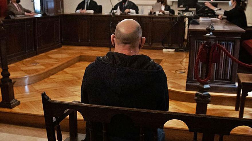 El acusado, en el banquillo de la Audiencia Provincial. | José Luis Fernández