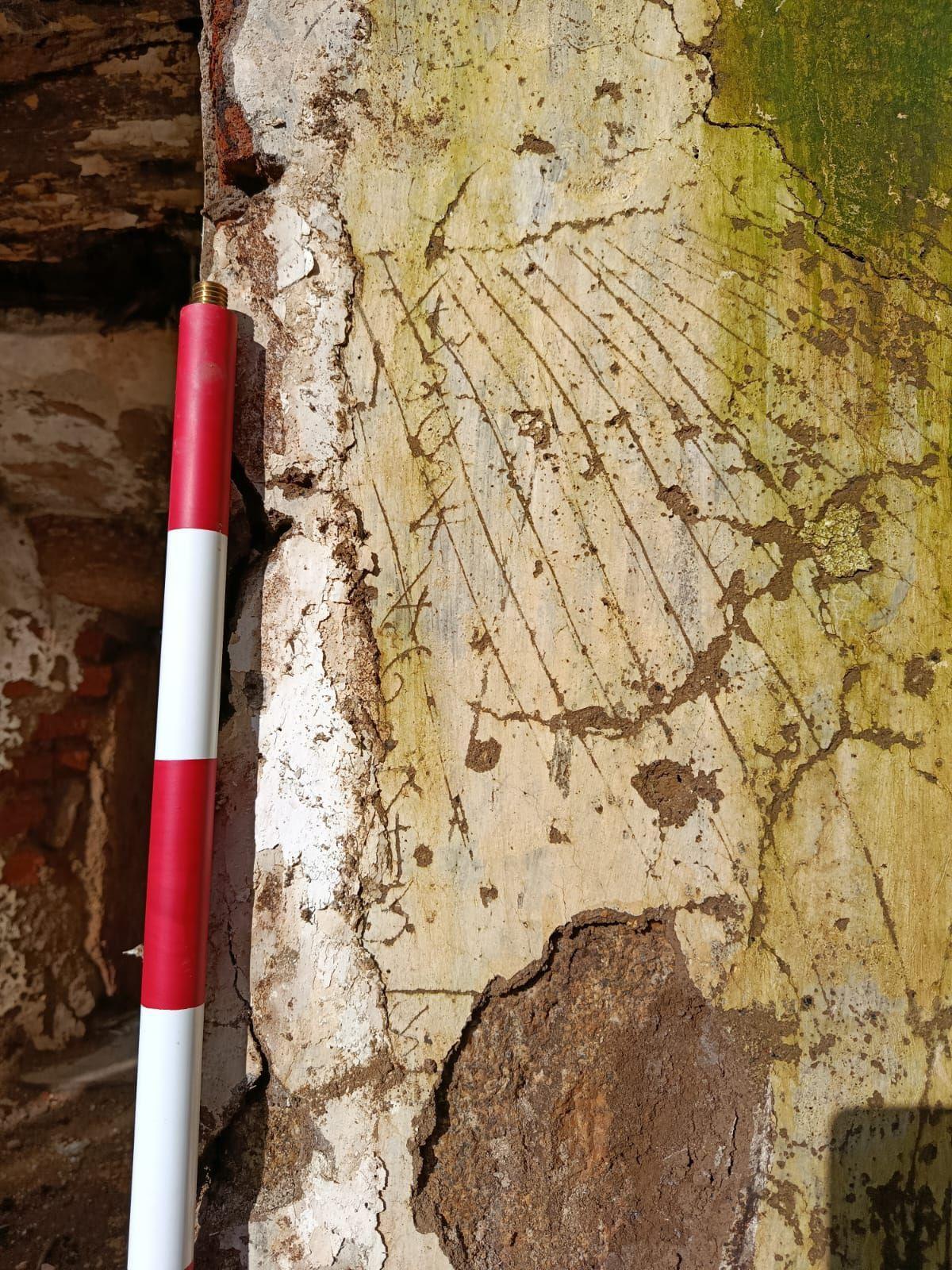 Marcas que pueden verse en uno de los muros.