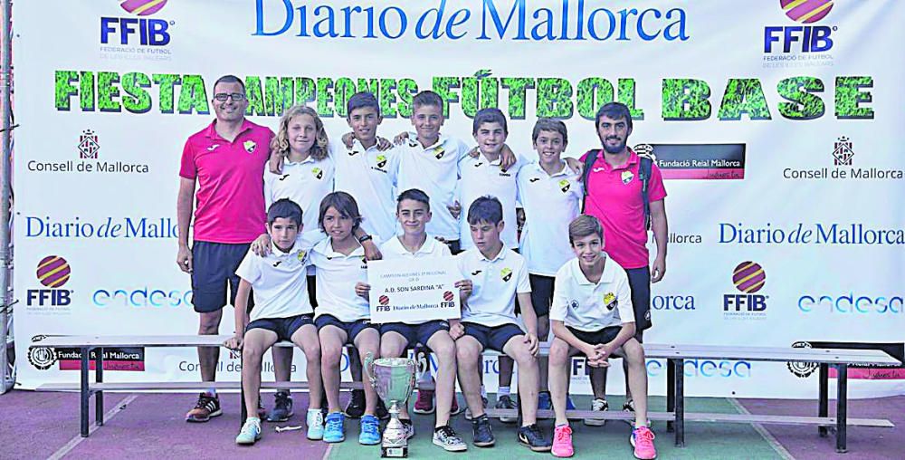 CAMPEÓN: Son Sardina. Alevín Primera Liga D