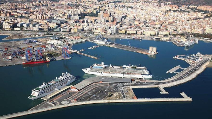 Vista aérea de Málaga capital, la ciudad con más titulares de propiedades urbanas.