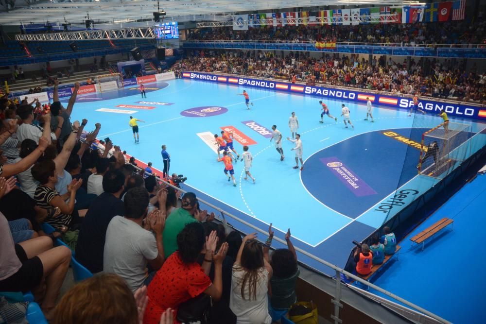 España escala la montaña y se despeña en el Mundial Júnior de Balonmano