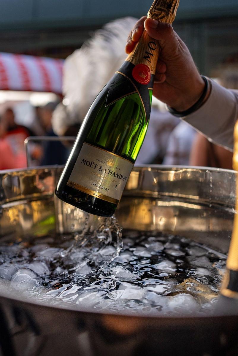 Brinda con Moët &amp; Chandon