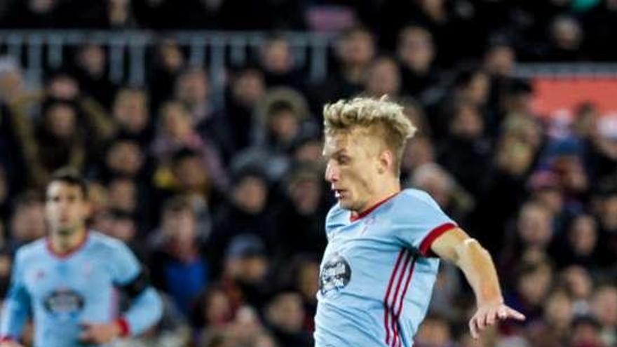 Daniel Wass, el jueves en el Camp Nou. // LOF