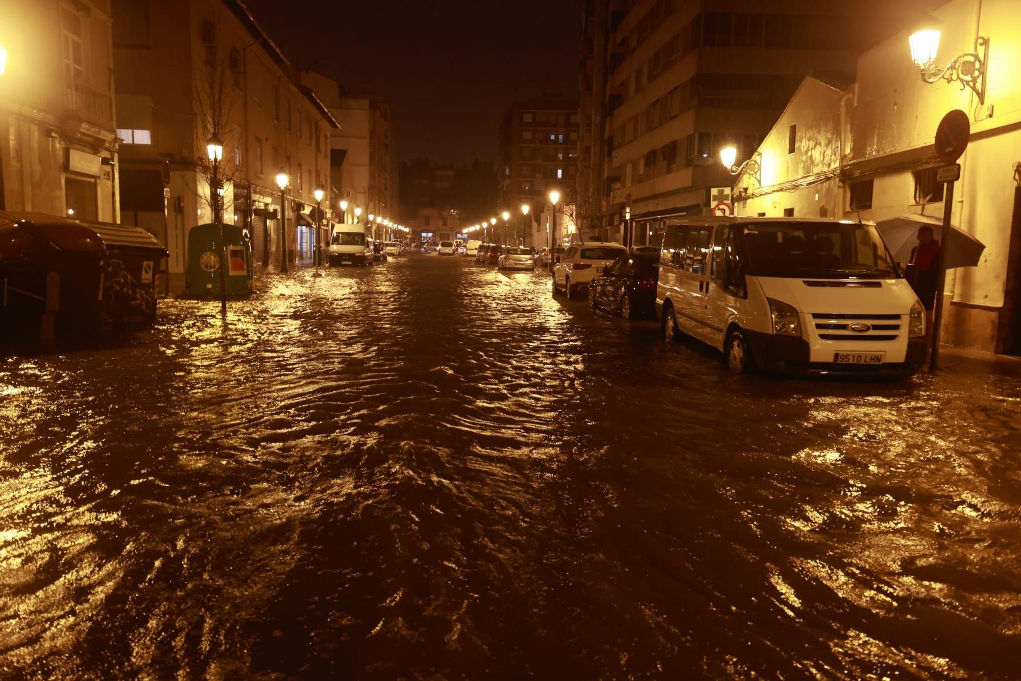 Las lluvias torrenciales descargan con fuerza sobre Valencia