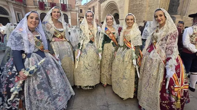 Comisiones de falla en la Procesión de la Virgen (1/5)