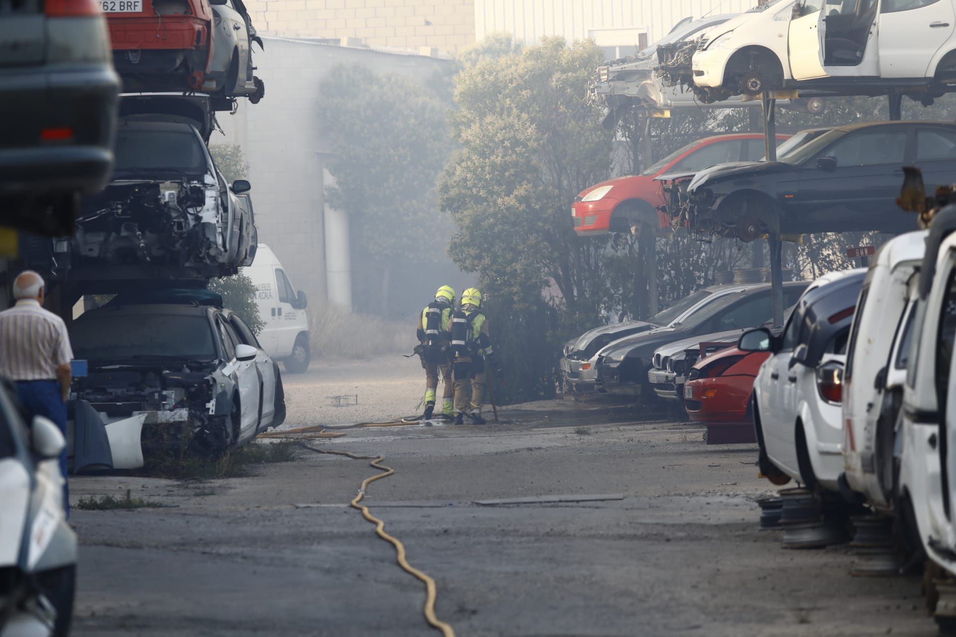 FOTOGALERÍA | Incendio en las inmediaciones del polígono El Ralenco, en Cuarte de Huerva