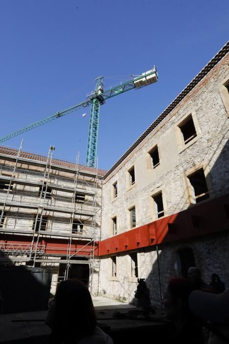 Visita al edificio de Tabacalera