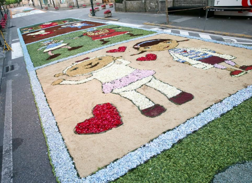 Los tapices de flores cubren Gondomar y Baiona