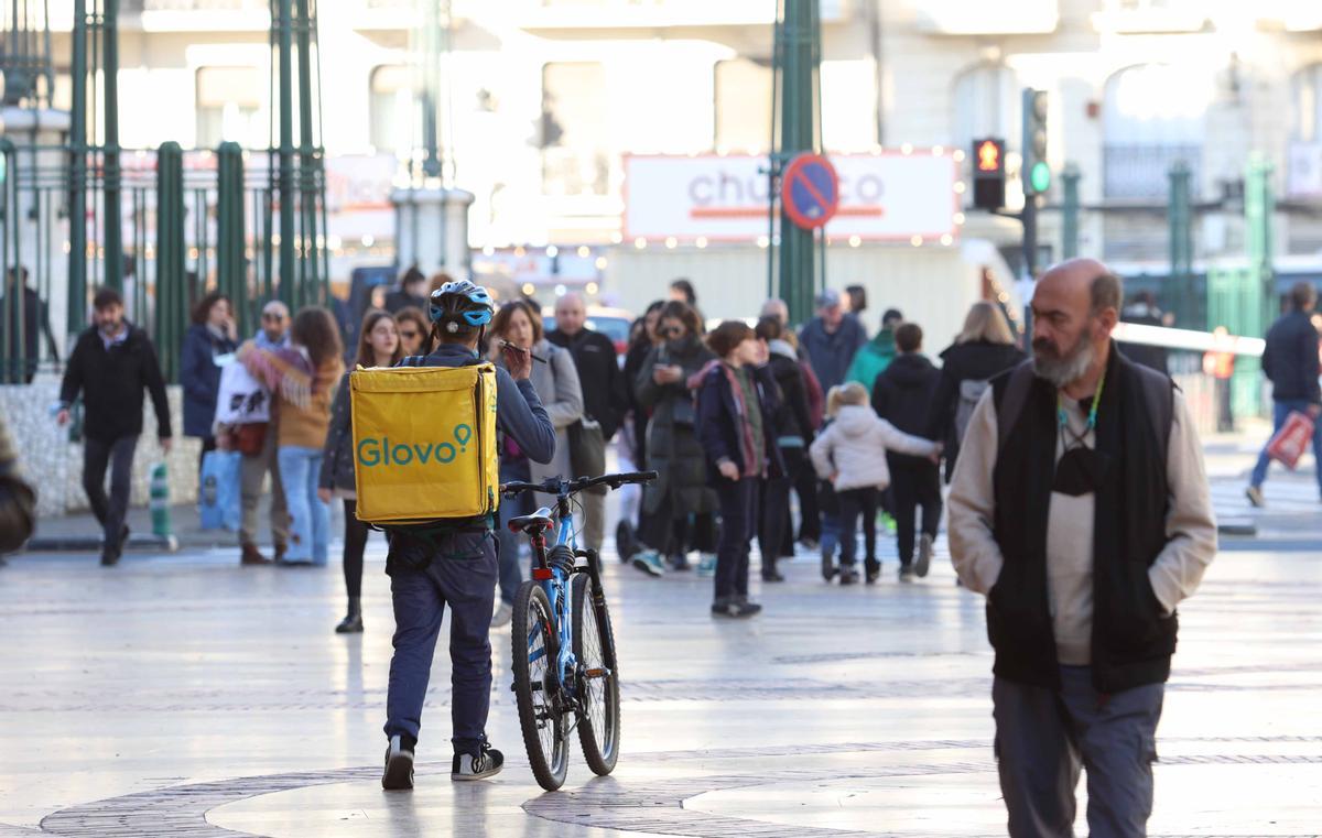 Valencia. Los trapicheos con las licencias y las malas condiciones laborales de los riders