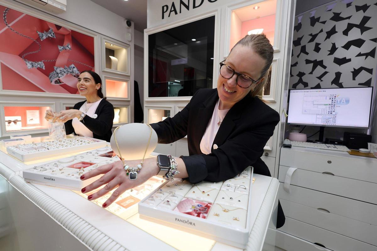 Pulseras, anillos y colgantes personalizados triunfan en la joyería Ferse.