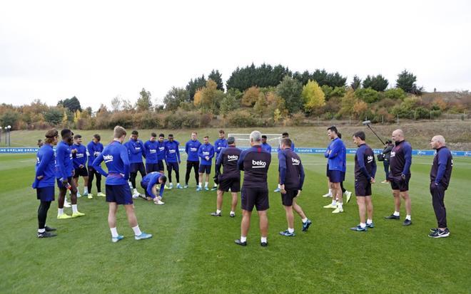 Entrenamiento del FC Barcelona en la Ciudad Deportiva del Alavés.