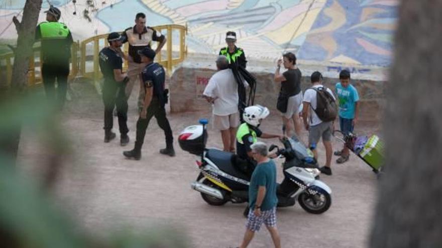 Los controles policiales para limitar el acceso a la ladera se dejaron notar en la cita.