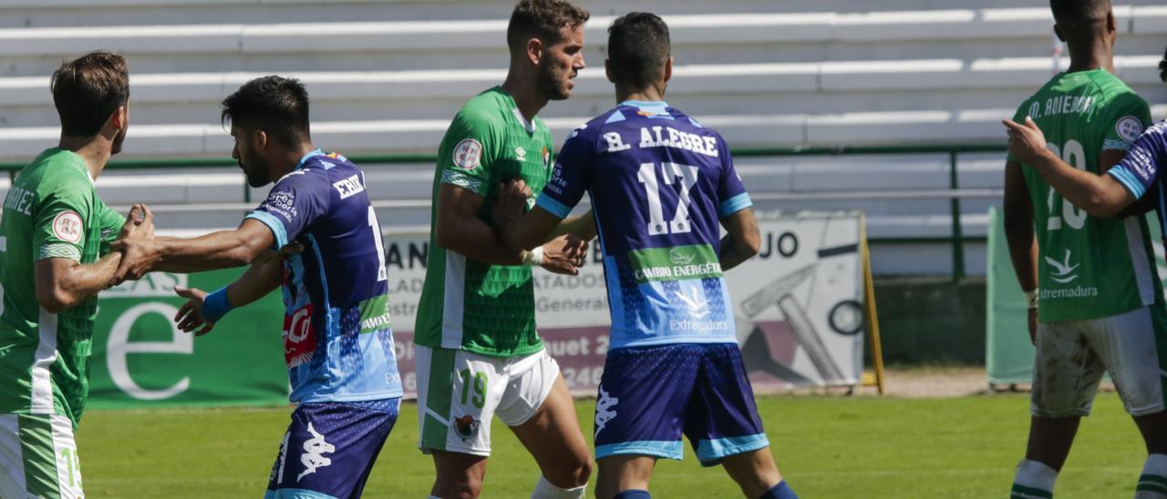 Partido Cacereño-Coria en el Príncipe Felipe. Este año puede haber siete extremeños en Segunda RFEF.