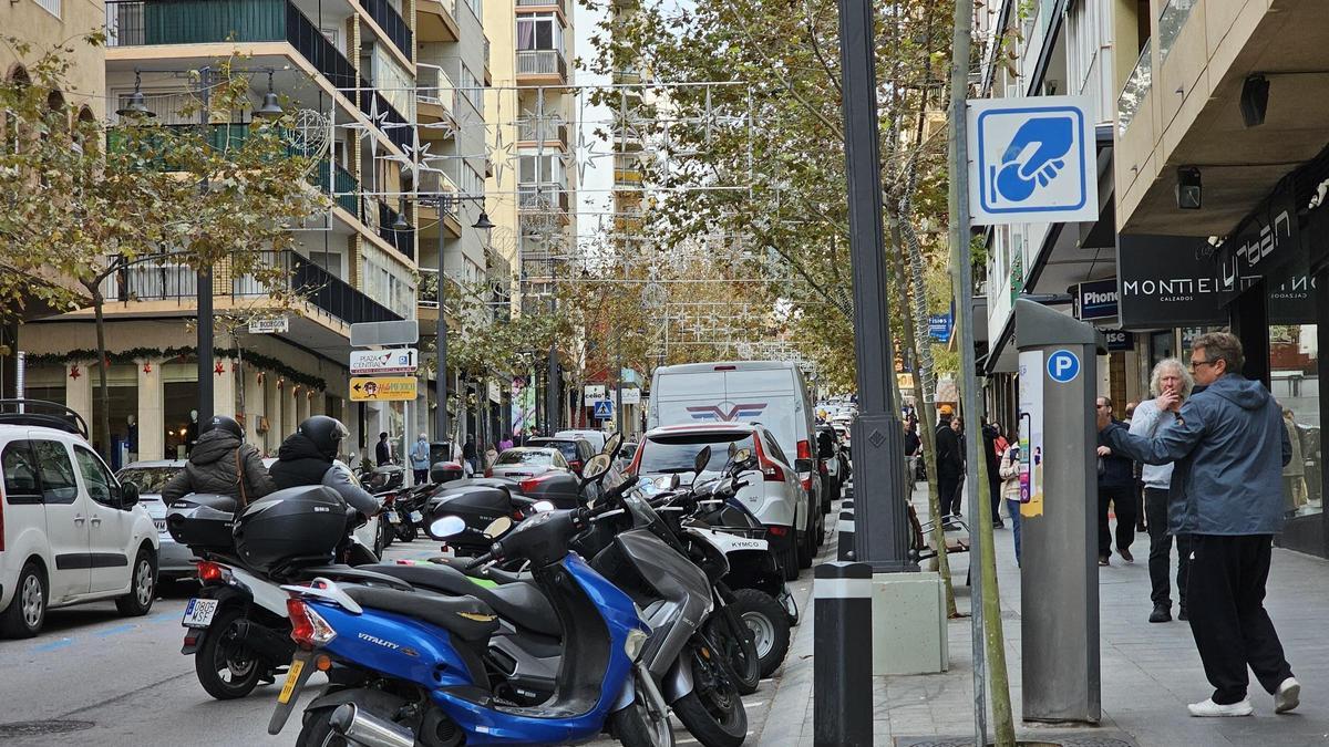 La ORA seguirá sin funcionar al retrasarse la nueva adjudicación