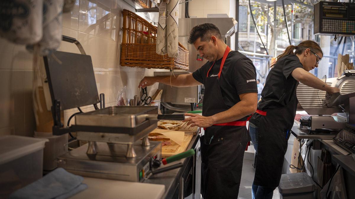 Preparación de bocadillos en Pamb.