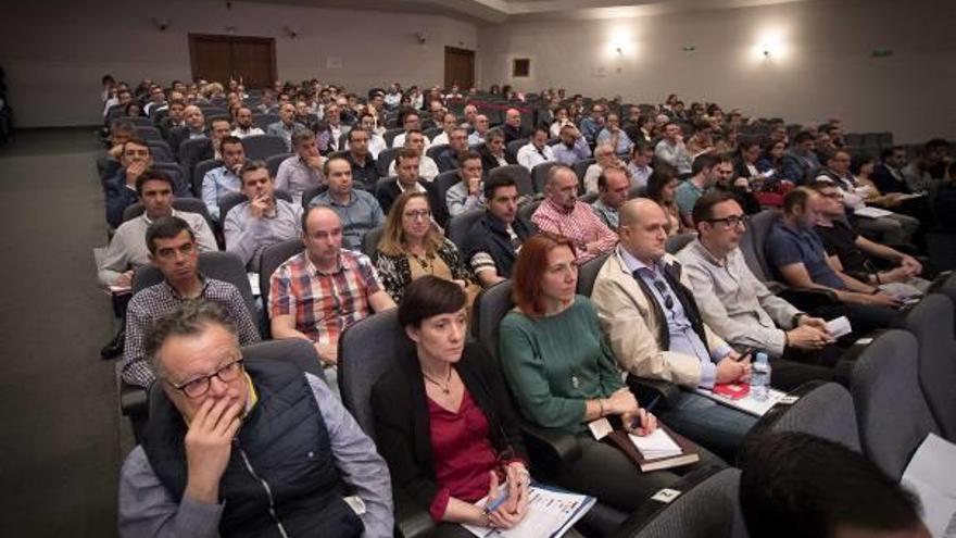 La jornada de Acimac y Asebec reunió a más de 370 profesionales del sector cerámico.