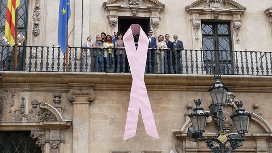 Cort apoya la lucha contra el cáncer de mama