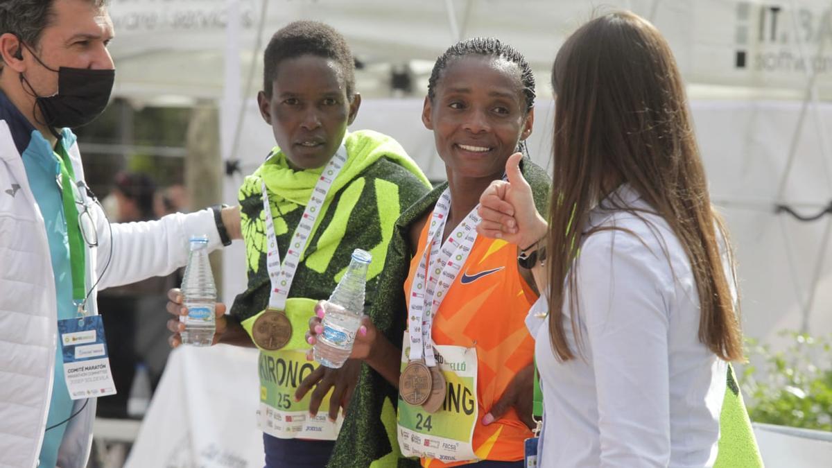 Satisfacción entre las primeras clasificadas de la prueba femenina.