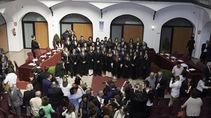 36 nuevos colegiados prestan su juramento como abogados en Badajoz