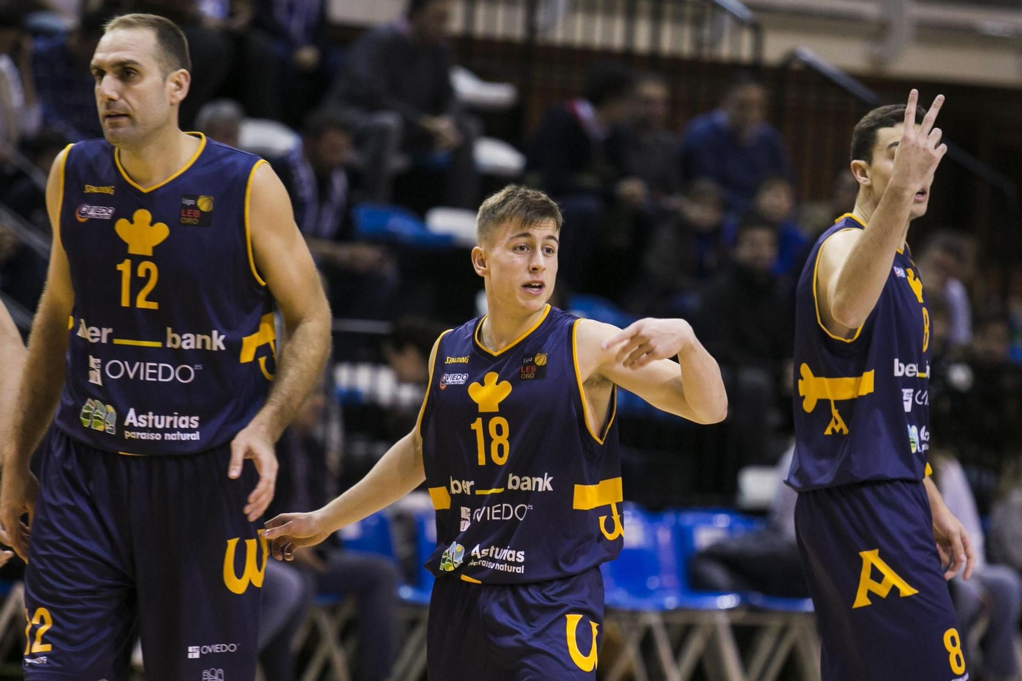 Oliver Arteaga con el Liberbank Oviedo Baloncesto