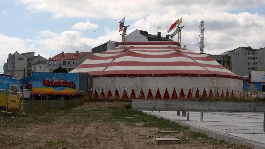 La carpa del Circo de Portugal está emplazada en A Baiuca. // Bernabé / Cris M.V.