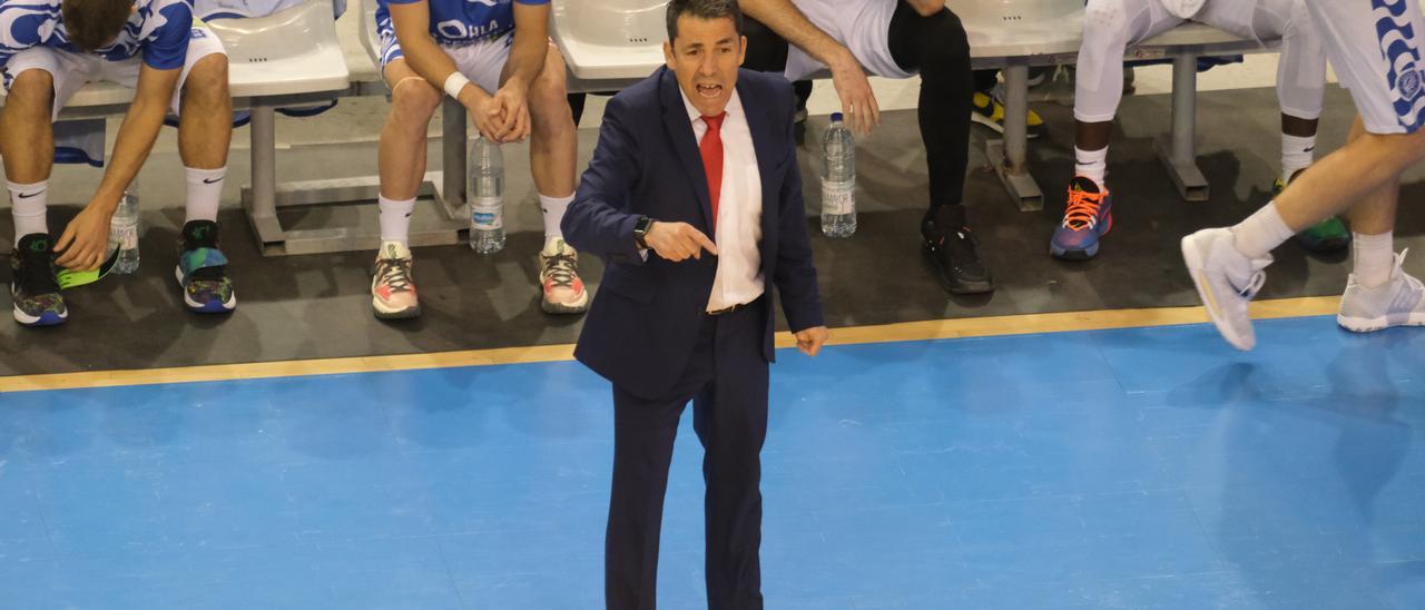 Gonzalo García de Vitoria durante el partido ante el Coruña