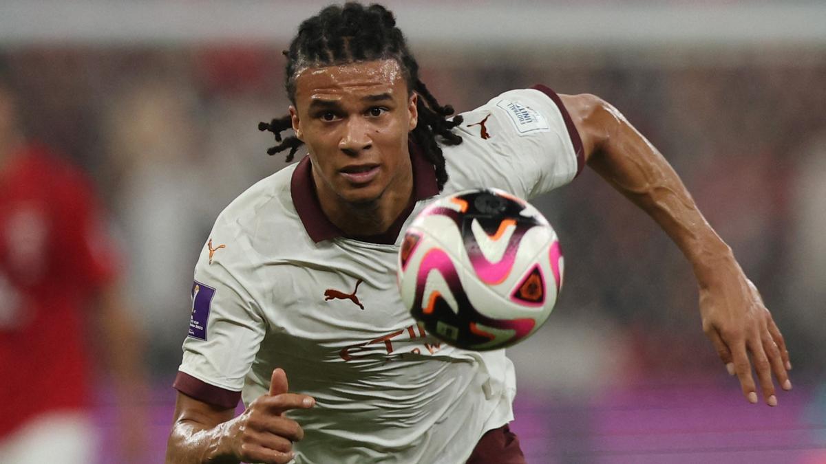 Aké pelea por un balón el Red Urawa-Manchester City de la semifinal del Mundial de clubs en Arabia Saudí.