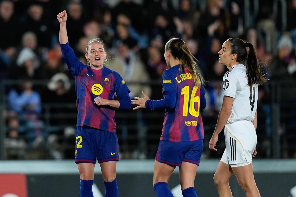 Ona Batlle, del FC Barcelona, celebra un gol durante el partido de la Liga F ante el Madrid, el domingo.