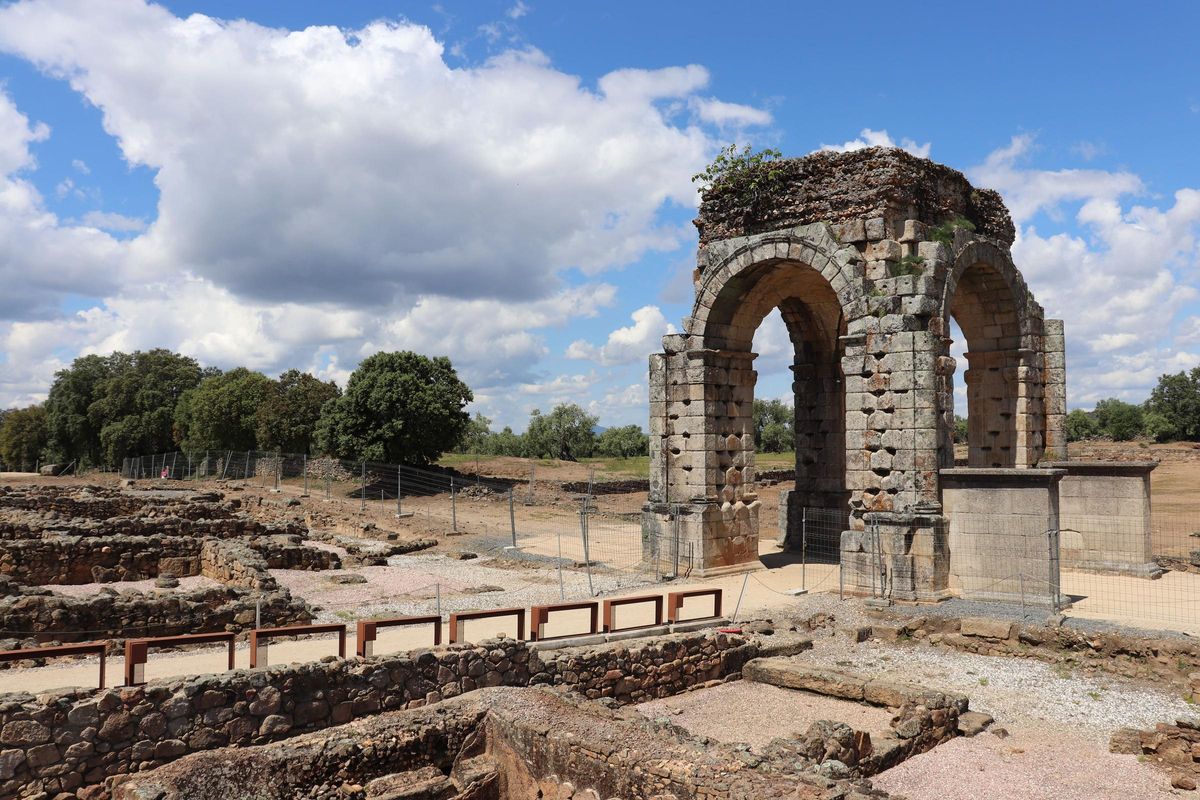 imagen de archivo del yacimiento romano de Cáparra.