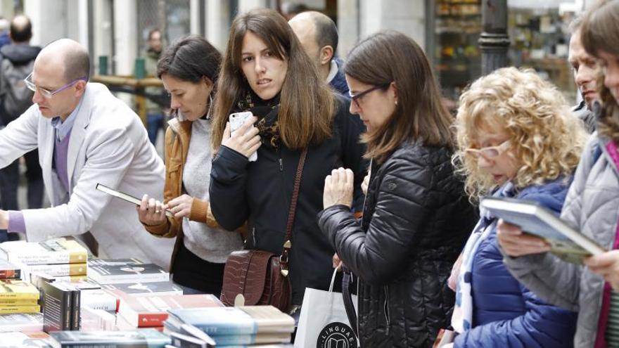 El Gremi de Llibreters veu difícil la celebració de Sant Jordi i estudia una nova data