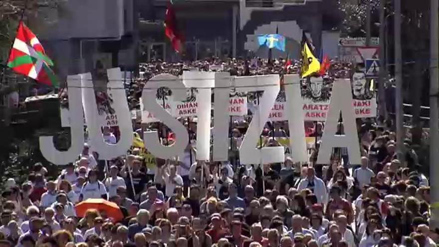 Multitudinaria concentración en Alsasua contra la sentencia de la Audiencia Nacional