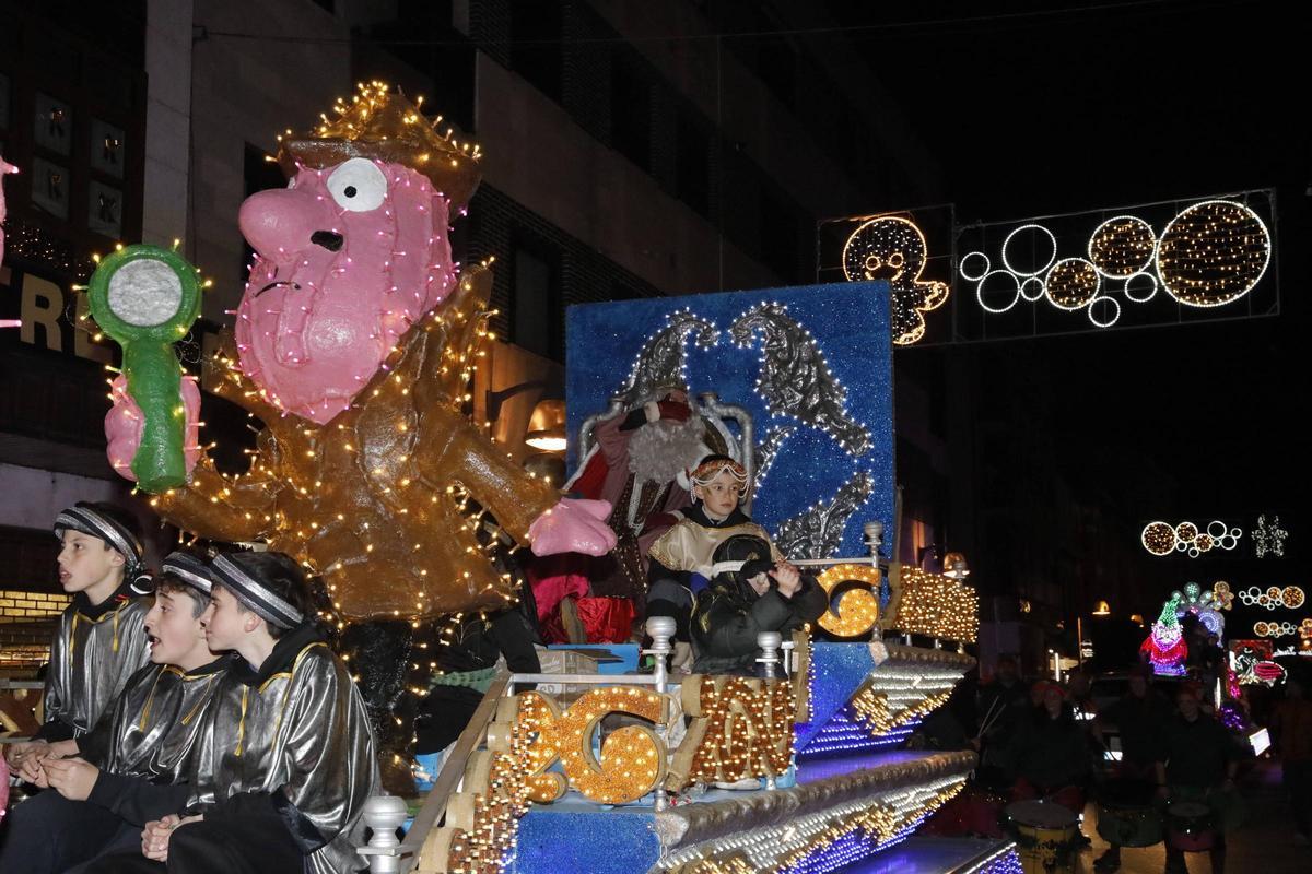 Así fue la Cabalgata de los Reyes Magos en Laviana