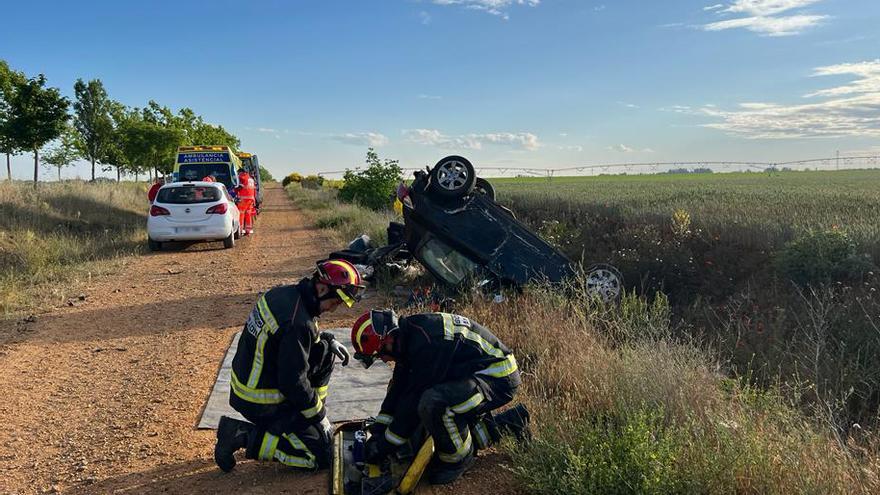 Equipos de emergencia en el lugar del suceso.