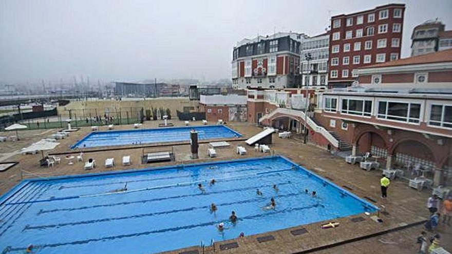 Vista de las piscinas de La Solana.