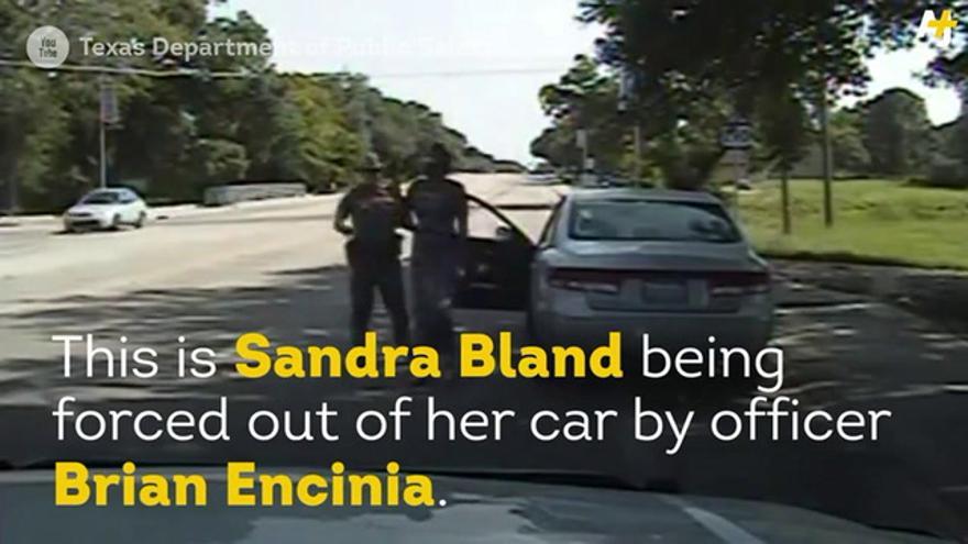 Vídeo de la violenta y polémica detención de la afroamericana Sandra Bland, en Tejas, Estados Unidos