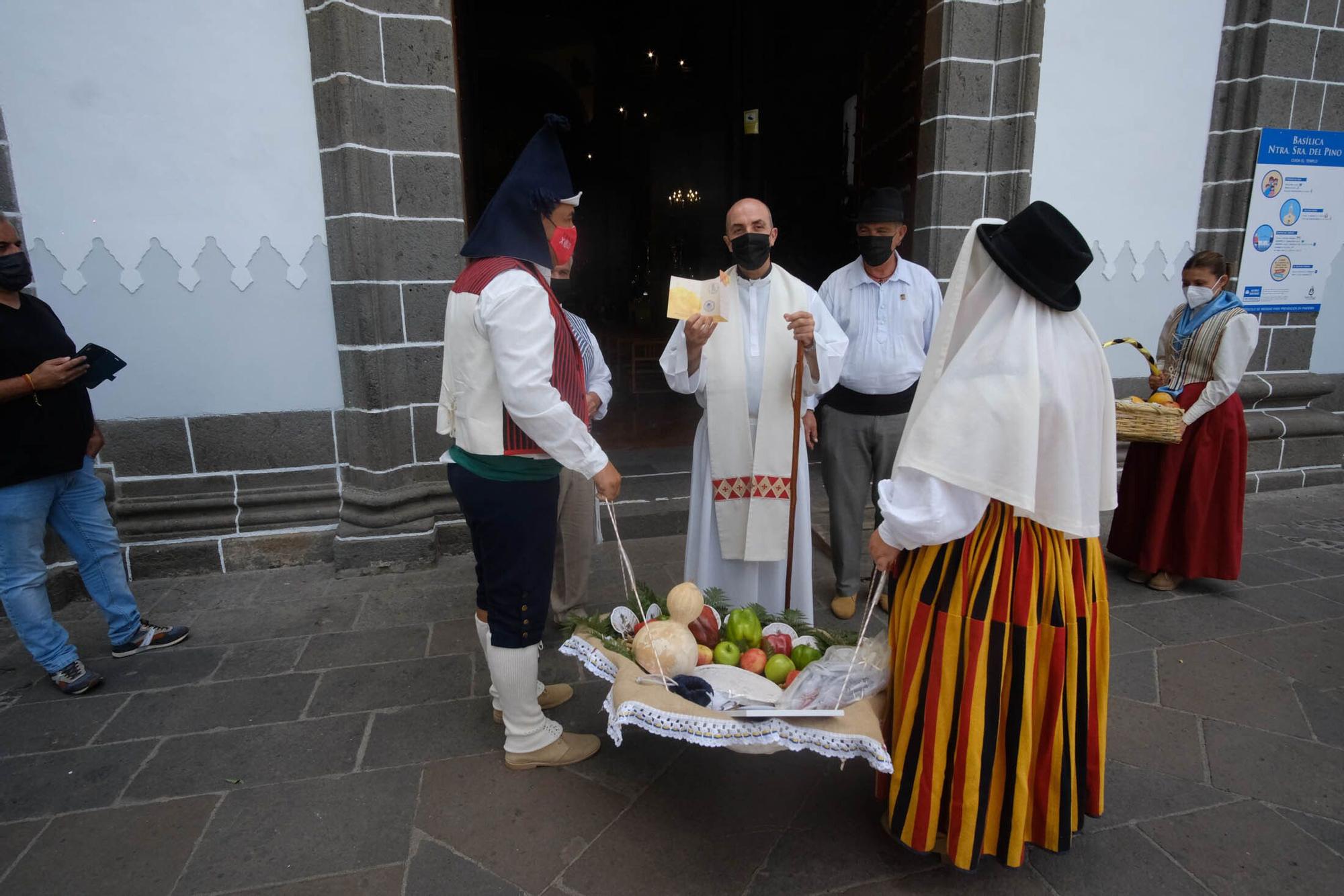 Ofrenda simbólica de los ayuntamientos de Gran Canaria a la Virgen del Pino (07/09/2021)