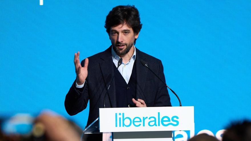 Adrián Vázquez avisa a Carrizosa: &quot;Hay que dejar de mirarse el ombligo. El momento de un frente amplio es ahora&quot;