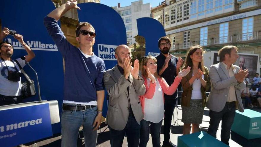 Errejón, Villares y Santos, por la derecha, ayer, en un mitin en Pontevedra.