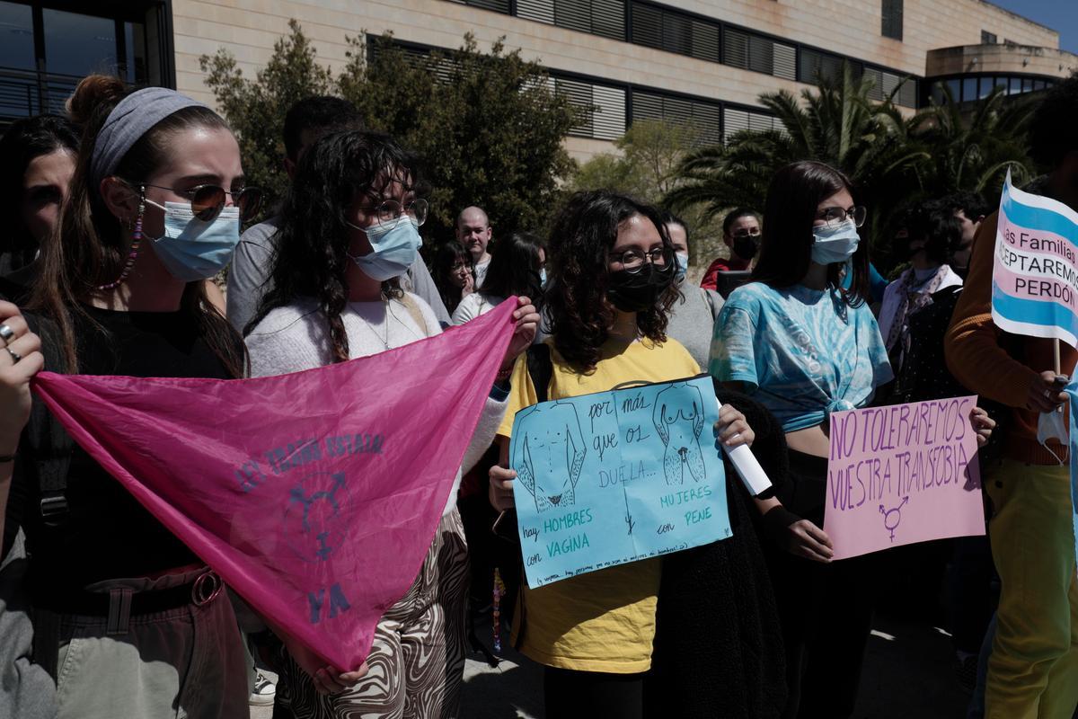 La UIB suspende por las protestas una conferencia sobre transexualidad La UIB suspende por las protestas una conferencia sobre transexualidad
