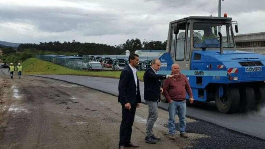 Manuel Carrera, durante la visita a una obra. // D.P.