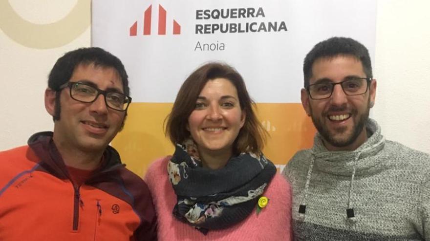 Carolina Telechea, al centre, després de ser triada com a primera candidata de la Catalunya central