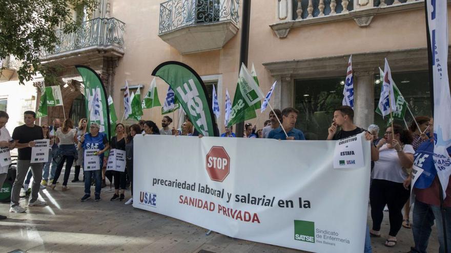 Protesta por los bajos salarios que paga la sanidad privada